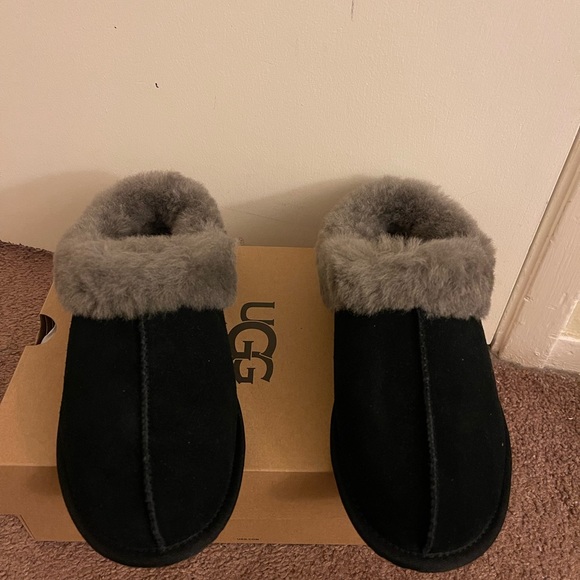 NIB UGG Moraene Slippers - Picture 2 of 4